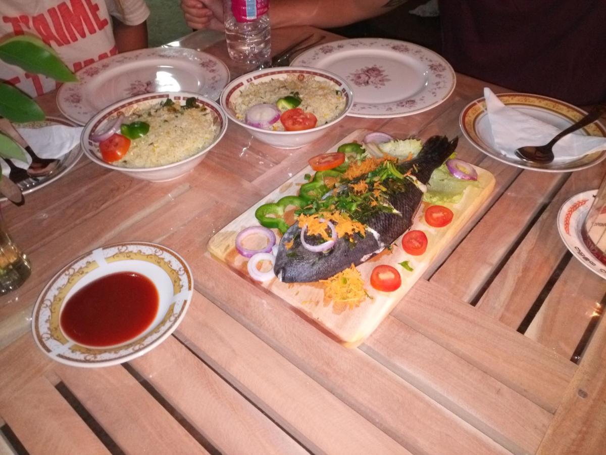 Silent Peacock Villa And Peacock Cafe Tangalle Ngoại thất bức ảnh