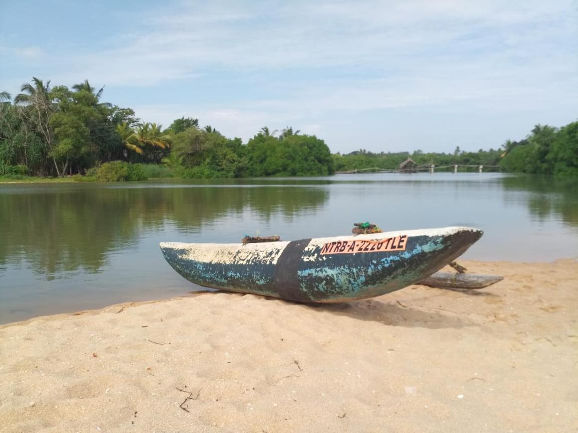 Silent Peacock Villa And Peacock Cafe Tangalle Ngoại thất bức ảnh